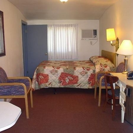 Hacienda Motel Alturas Habitación foto